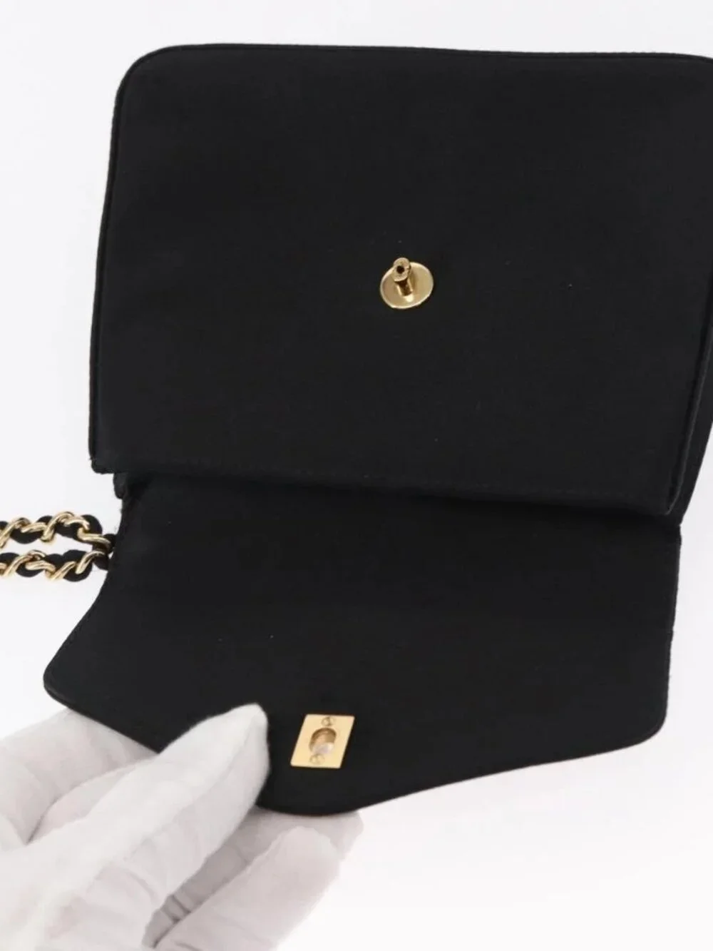 CHANEL brand	chanel color	black